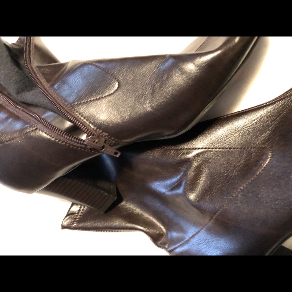 Boots - Picture 2 of 4